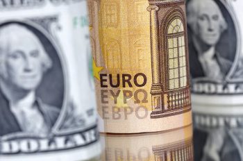 کاهش نرخ دلار و یورو در مرکز مبادله ارز